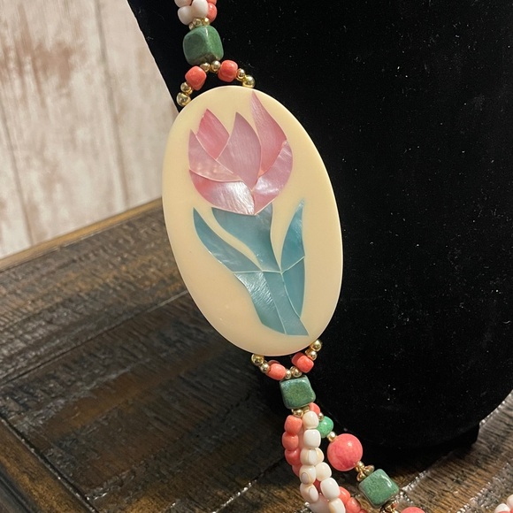 Lee Sands RARE Tulip Beaded Necklace and earring set - Picture 4 of 9